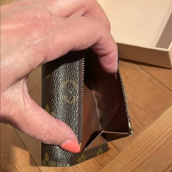 Louis Vuitton Brown Monogram Wallet with box - Picture 11 of 11